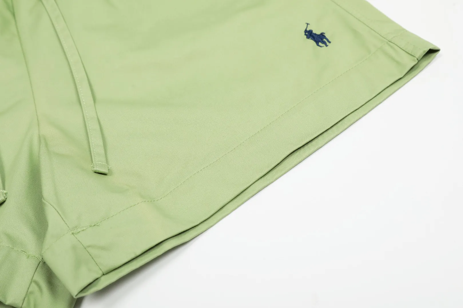P166 💰 "Top quality" Style number: 1102# [Ralph Lauren Paul small label war horse basic classic shorts] ✅Ralph Lauren Ralph Lauren dopamine war horse small label outdoor shorts ✅Summer fresh, classic and versatile drawstring basic classic shorts ✅Lazy style must-have item The upper body has a fresh feeling ✅Nylon silk floss is smooth and soft, highly breathable and not stuffy ✅Specialized for platform live broadcast, wholesale entity, summer running volume ✅Simple and easy to match, light American style, super great ✅Standard for summer, small and sexy is YYDS, a must-have for petite girls. Size: S-L #Elastic waistline can be stretched. Color: Black, White, Light Blue, Off-white, Pink, Light Green, Khaki